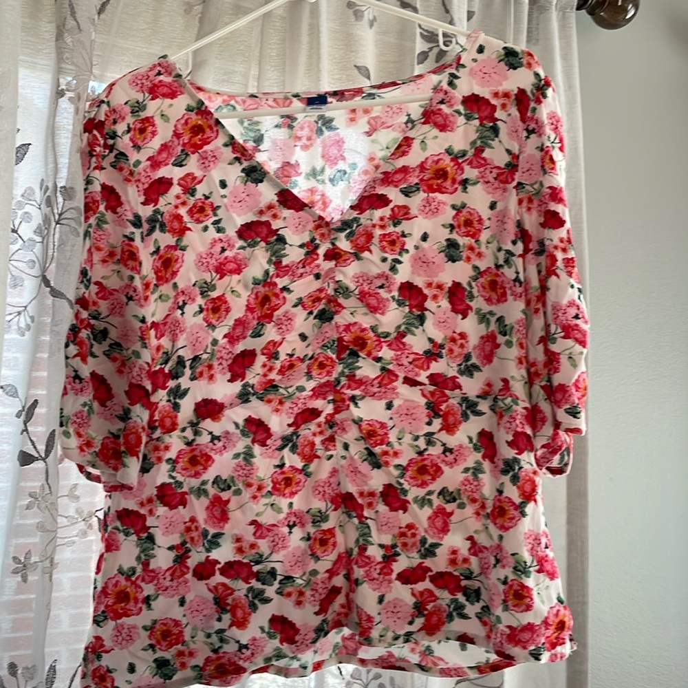 Old Navy Women’s Floral Shirt - Size M